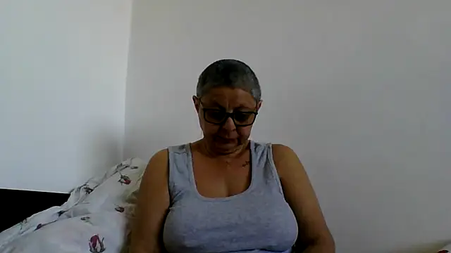 roseblak42 online show from 06-17-26, 01:56