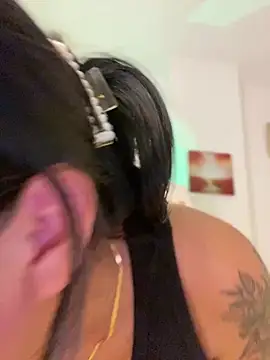 Snapshot of Alessiasex_ chatting on 01-04-25, 01:42 Alessiasex online show from 01-04-25, 01:42