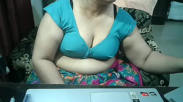Snapshot of Punambhabisexy chatting on 09-15-25, 03:06 Punambhabisexy online show from 09-15-25, 03:06