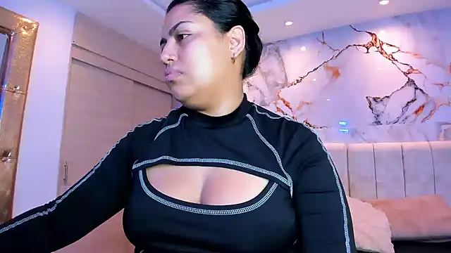 kiana cream online show from 05-01-26, 11:26