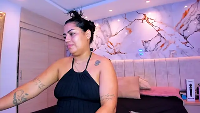 kiana cream online show from 05-02-26, 11:59