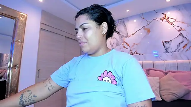 kiana cream online show from 05-04-26, 10:22