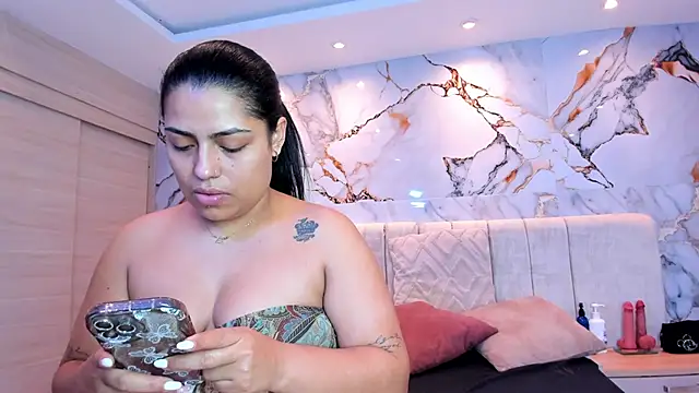 kiana cream online show from 06-15-26, 12:18