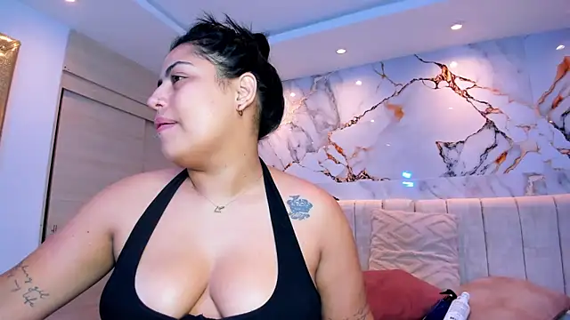 kiana cream online show from 06-17-26, 11:34