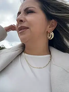  Abril-Office1 online show from 01-02-25, 04:13