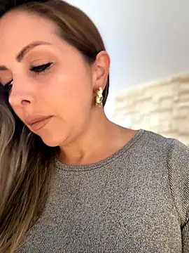  Abril-Office1 online show from 09-30-25, 03:06