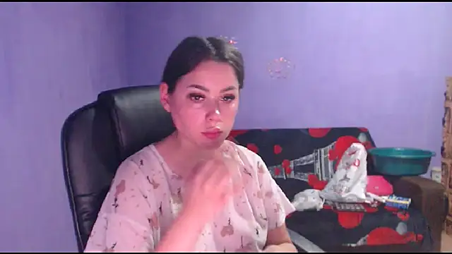 LovelyJulliette online show from 01-14-25, 05:01