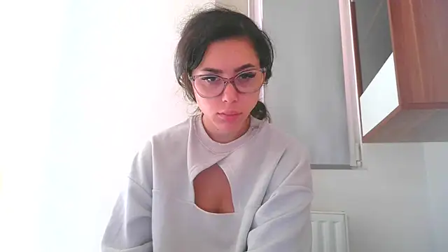 LovelyJulliette online show from 10-19-25, 12:17