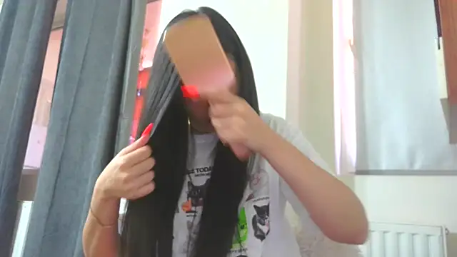 Snapshot of LovelyJulliette chatting on 03-26-26, 10:54 LovelyJulliette online show from 03-26-26, 10:54