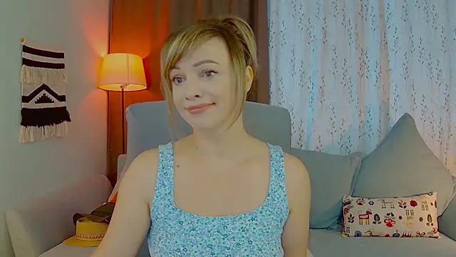 Snapshot of NandiSmile chatting on 09-25-25, 06:28 NandiSmile online show from 09-25-25, 06:28