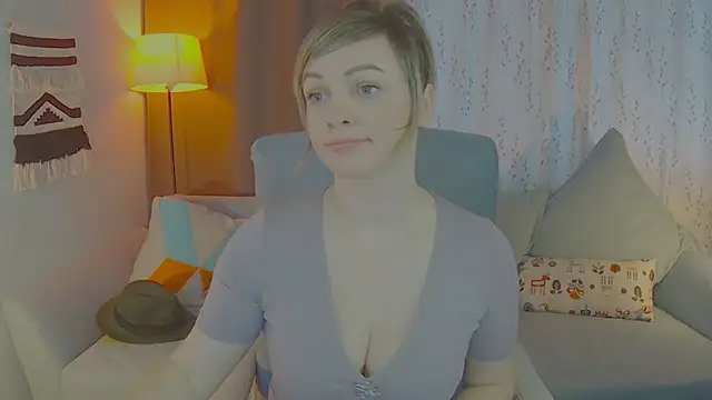 Snapshot of NandiSmile chatting on 10-13-25, 06:13 NandiSmile online show from 10-13-25, 06:13