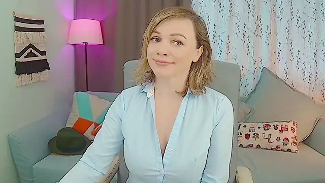 Snapshot of NandiSmile chatting on 10-21-25, 06:47 NandiSmile online show from 10-21-25, 06:47