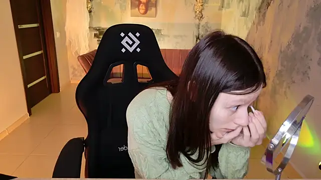 Snapshot of VeliraBraitberg chatting on 12-18-24, 05:04 VeliraBraitberg online show from 12-18-24, 05:04