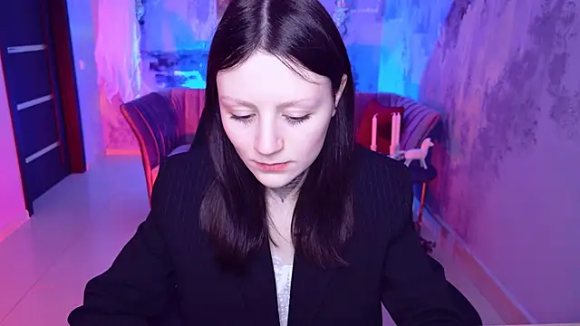 Snapshot of VeliraBraitberg chatting on 12-18-24, 11:13 VeliraBraitberg online show from 12-18-24, 11:13