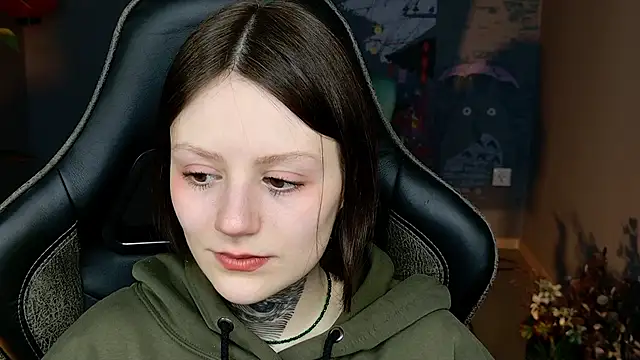 Snapshot of VeliraBraitberg chatting on 03-23-25, 08:15 VeliraBraitberg online show from 03-23-25, 08:15