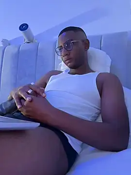 Snapshot of Arwens_bell08 chatting on 01-12-25, 04:31 Arwens bell08 online show from 01-12-25, 04:31