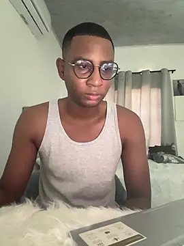 Snapshot of Arwens_bell08 chatting on 03-02-25, 02:43 Arwens bell08 online show from 03-02-25, 02:43