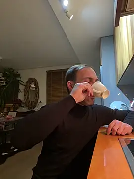 Adventurehotman online show from 12-20-24, 06:24