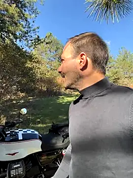 Adventurehotman online show from 10-23-25, 10:58