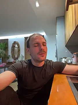 Adventurehotman online show from 05-06-26, 08:58