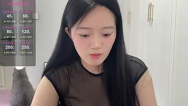 Snapshot of rose-u chatting on 10-03-25, 01:57 rose-u online show from 10-03-25, 01:57