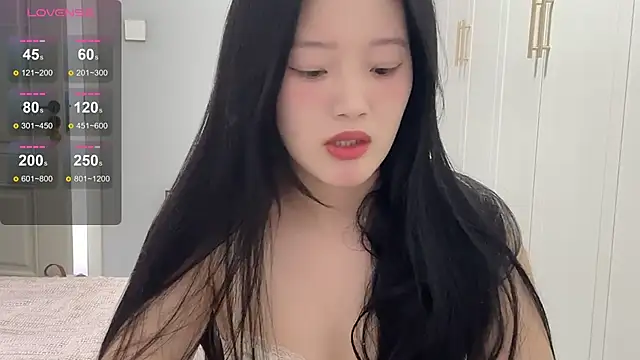 Snapshot of rose-u chatting on 10-20-25, 01:50 rose-u online show from 10-20-25, 01:50