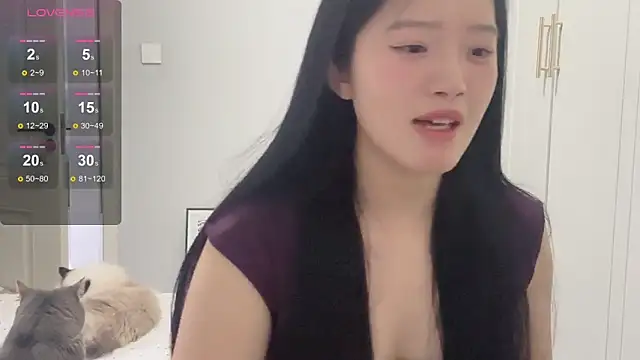 Snapshot of rose-u chatting on 10-28-25, 01:31 rose-u online show from 10-28-25, 01:31