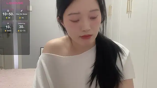 Snapshot of rose-u chatting on 11-17-25, 01:55 rose-u online show from 11-17-25, 01:55