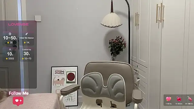 Snapshot of rose-u chatting on 12-04-25, 01:15 rose-u online show from 12-04-25, 01:15