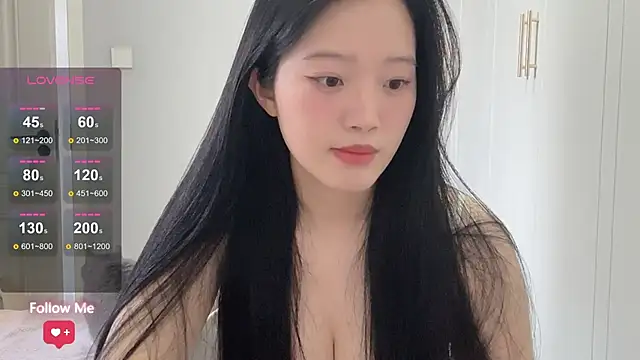 Snapshot of rose-u chatting on 12-05-25, 01:25 rose-u online show from 12-05-25, 01:25