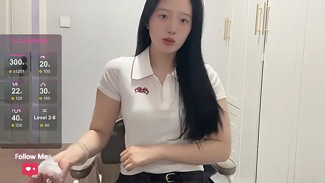 Snapshot of rose-u chatting on 03-04-26, 01:44 rose-u online show from 03-04-26, 01:44