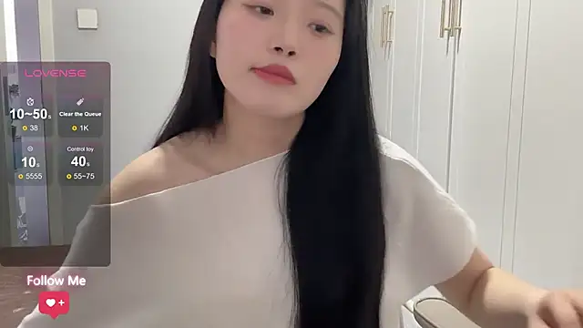 Snapshot of rose-u chatting on 03-05-26, 01:23 rose-u online show from 03-05-26, 01:23