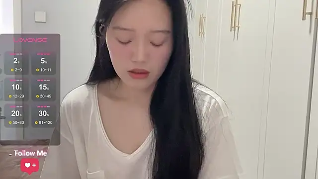 Snapshot of rose-u chatting on 03-12-26, 01:34 rose-u online show from 03-12-26, 01:34