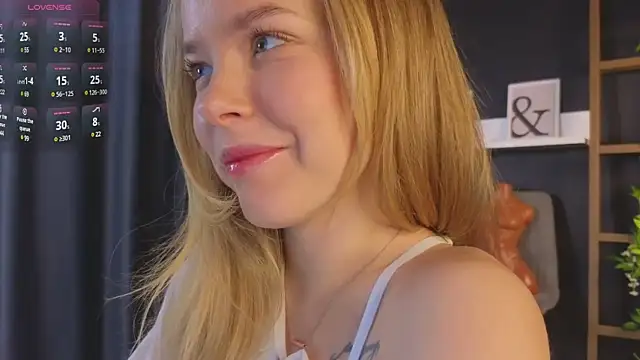 Snapshot of milly_shy chatting on 01-09-25, 07:31 milly shy online show from 01-09-25, 07:31