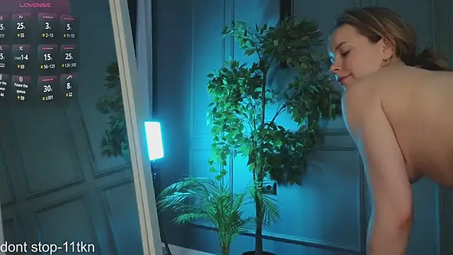 Snapshot of milly_shy chatting on 01-16-25, 01:25 milly shy online show from 01-16-25, 01:25