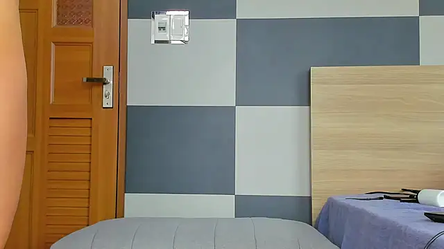 Kiera Thomas online show from 11-22-25, 07:07