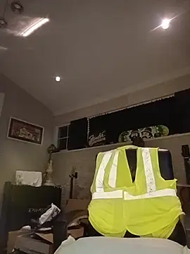 Hotbodyscottie online show from 11-14-25, 09:52