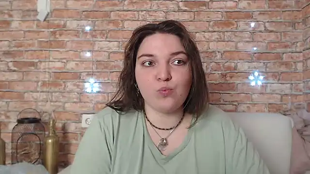 Snapshot of Amelia_Kiss_ chatting on 01-17-25, 03:45 Amelia Kiss online show from 01-17-25, 03:45