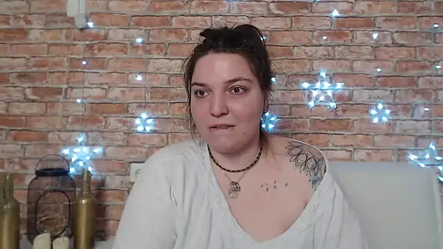 Snapshot of Amelia_Kiss_ chatting on 02-05-25, 03:45 Amelia Kiss online show from 02-05-25, 03:45