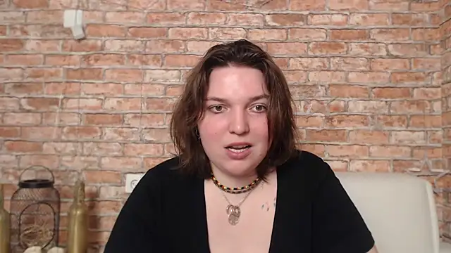 Snapshot of Amelia_Kiss_ chatting on 02-19-25, 03:50 Amelia Kiss online show from 02-19-25, 03:50