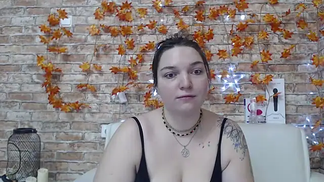 Amelia Kiss  online show from 11-11-25, 12:43