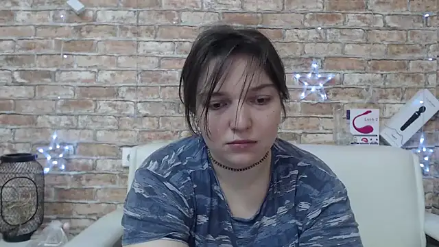 Snapshot of Amelia_Kiss_ chatting on 04-14-26, 01:00 Amelia Kiss online show from 04-14-26, 01:00