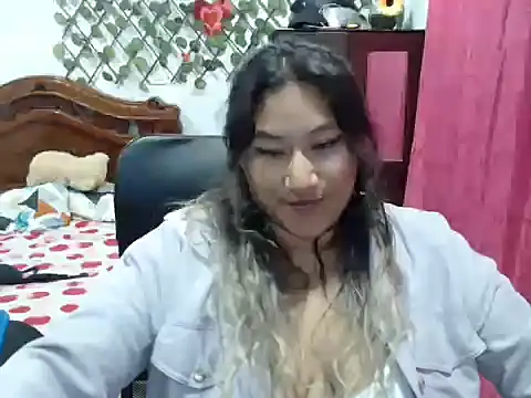 Snapshot of EmilyLove1014 chatting on 12-21-24, 04:52 EmilyLove1014 online show from 12-21-24, 04:52