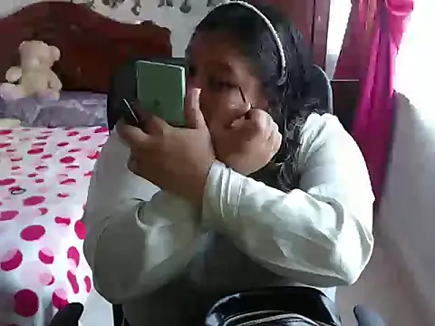 Snapshot of EmilyLove1014 chatting on 01-10-25, 08:48 EmilyLove1014 online show from 01-10-25, 08:48