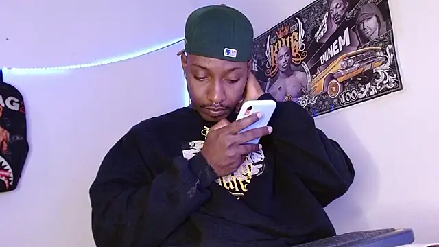 Snapshot of king__Black chatting on 02-14-26, 02:25 king Black online show from 02-14-26, 02:25