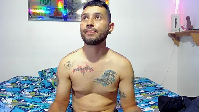 Snapshot of Bad_Couple_1 chatting on 01-24-25, 11:04 Bad Couple 1 online show from 01-24-25, 11:04