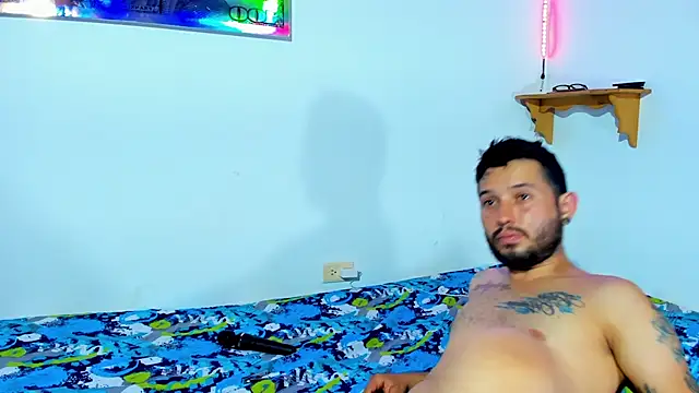 Snapshot of Bad_Couple_1 chatting on 02-10-25, 03:57 Bad Couple 1 online show from 02-10-25, 03:57