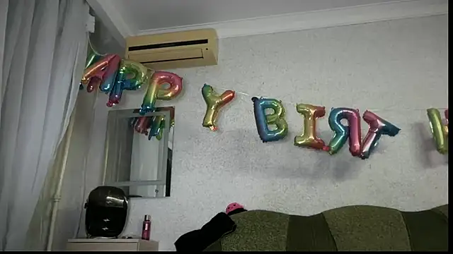 Snapshot of daddyandmyprincess chatting on 11-11-25, 11:16 daddyandmyprincess online show from 11-11-25, 11:16