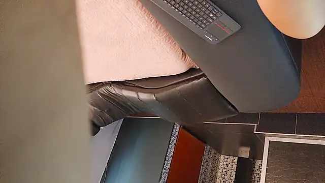 Alaia sam online show from 11-07-25, 03:34