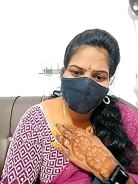 Snapshot of melina214 chatting on 02-25-26, 03:49 melina214 online show from 02-25-26, 03:49